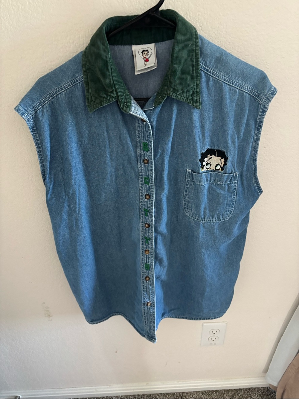 Betty Boop Sleeveless Denim Shirt with Green Corduroy Collar